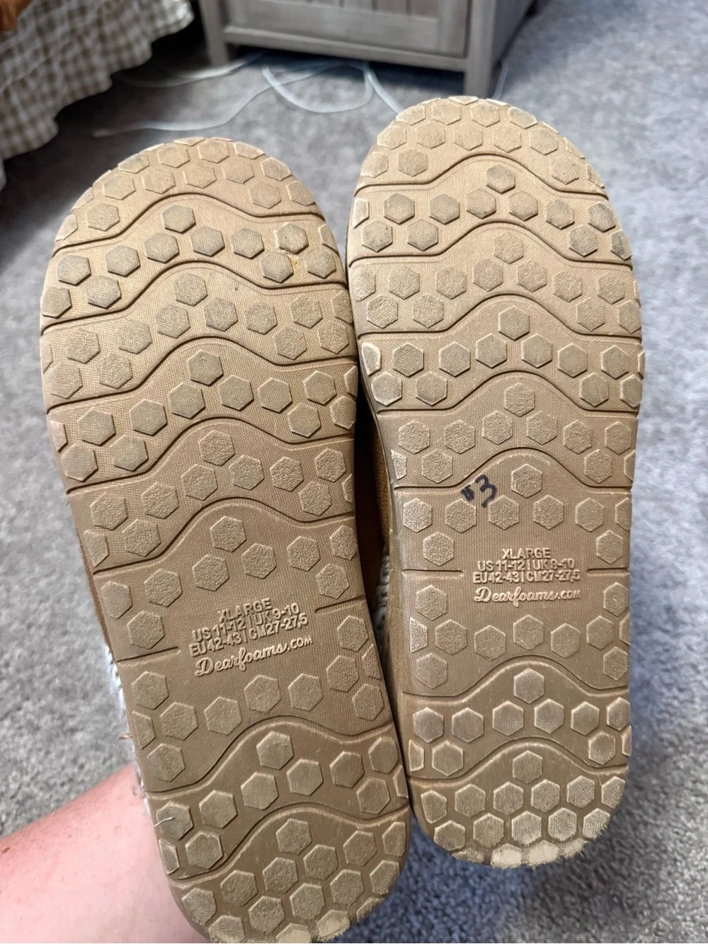 Dearfoams Brown slippers with white zigzag stitching, worn Size XL US 11-12
